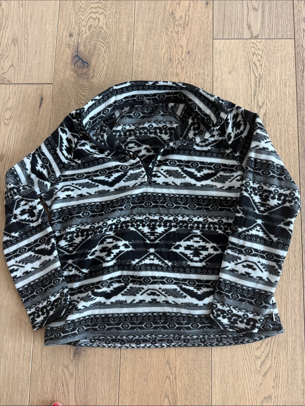 Women’s Eddie Bauer Black & White Aztec Pullover Fleece  Hoodie - Unbranded XL